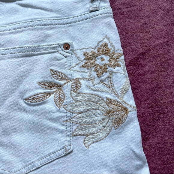 Pilcro by Anthropologie The Slim Boyfriend High Rise Embroidered Stretch Jeans - Picture 9 of 11